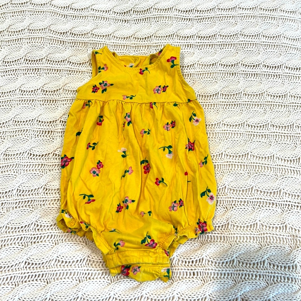 Old Navy, baby girl, onesie yellow floral 100% cotton 12 to 18 months